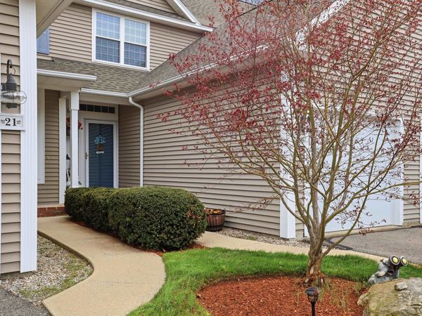 19 Evening Star Lane, Bedford, NH 03110