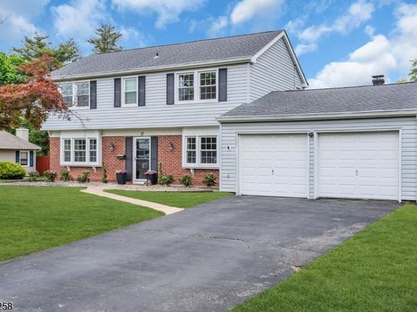 17 Landry Rd, Franklin, NJ 08873