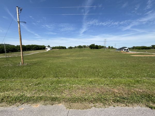 6 Gross Lane , Hartsville, TN 37074