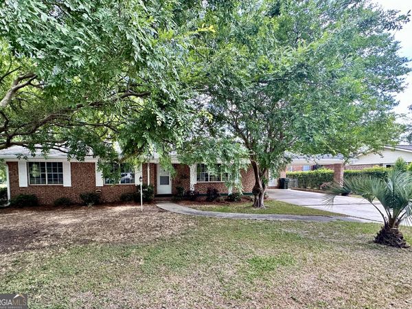 402 Pineview Drive, Waycross, GA 31501