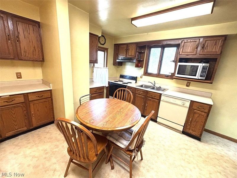 1805 Manchester Road, Akron, OH 44314 Photo 7