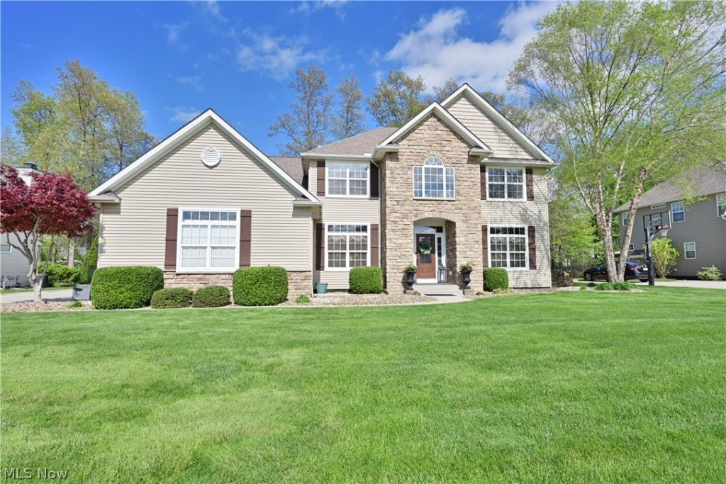 457 Cedarwood Road, Avon Lake, OH 44012 Main Photo