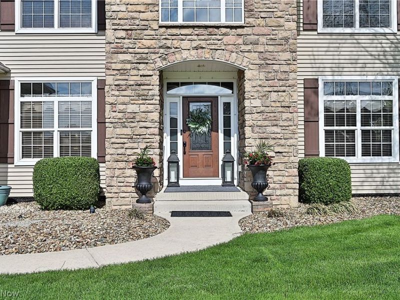 457 Cedarwood Road, Avon Lake, OH 44012 Photo 2