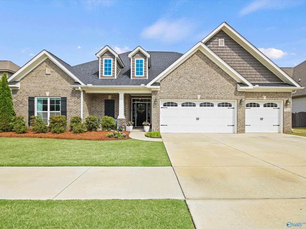 7616 SE Flint Crossing Circle SE, Owens Cross Roads, AL 35763