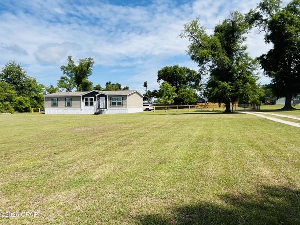 4899 Davis Drive , Marianna, FL 32446