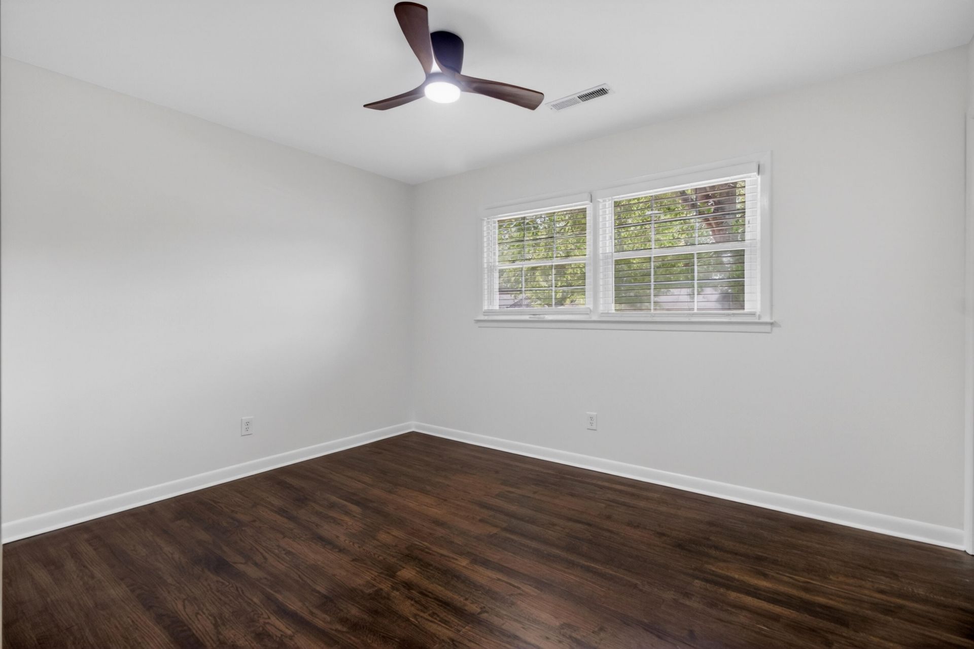 106 Benton Street Photo 25