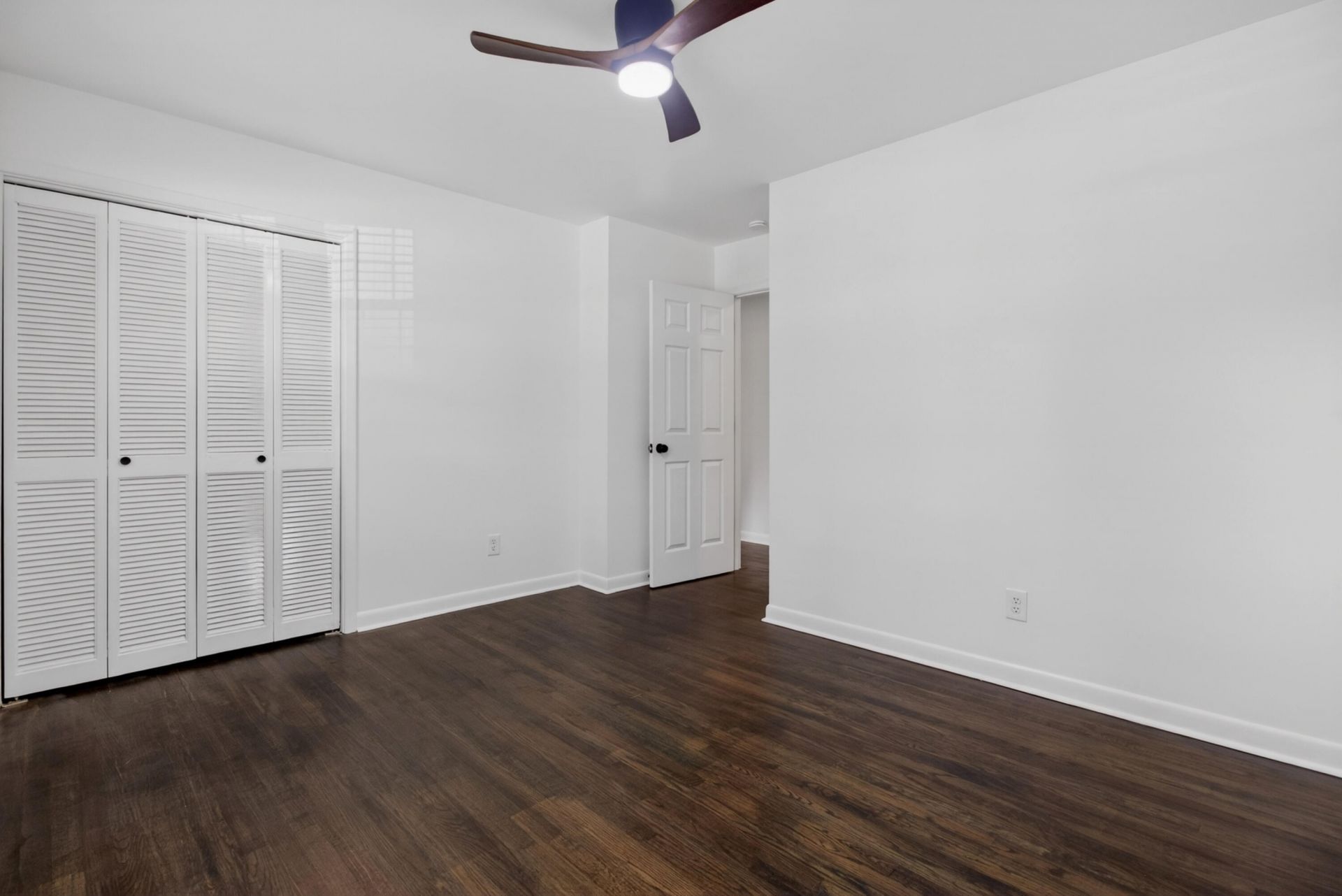 106 Benton Street Photo 26