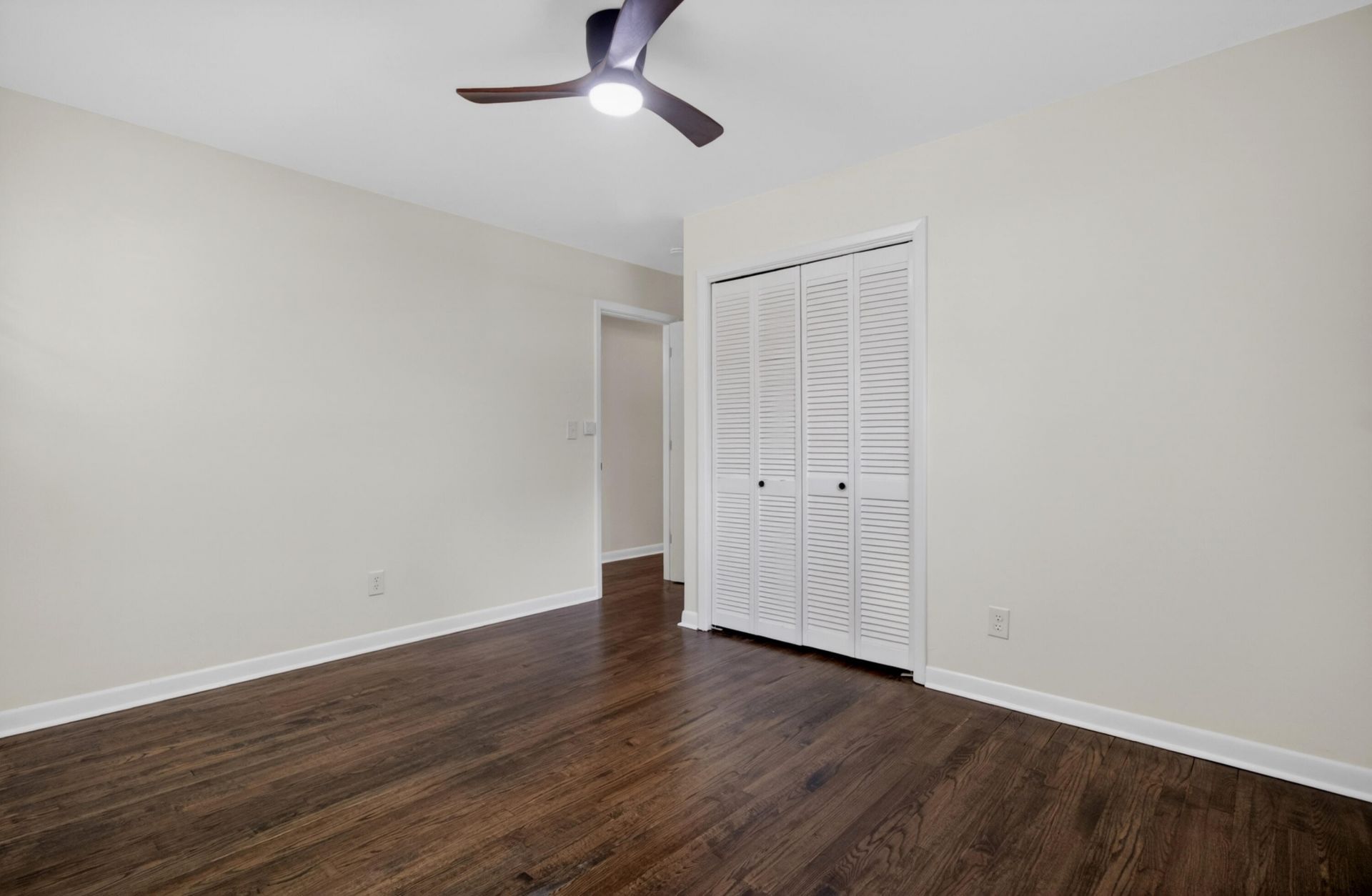 106 Benton Street Photo 32