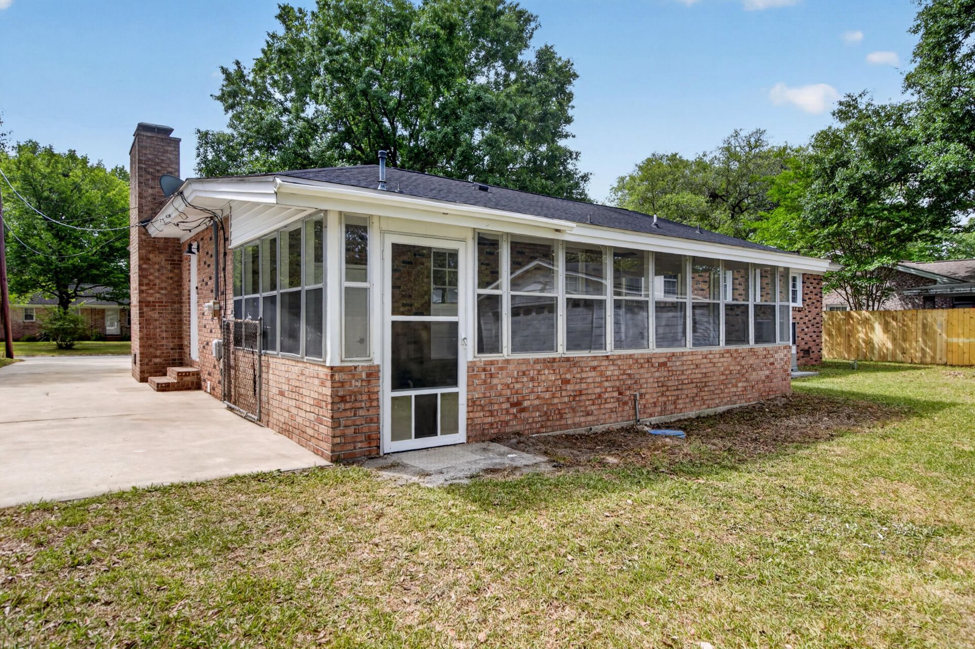 106 Benton Street Photo 41
