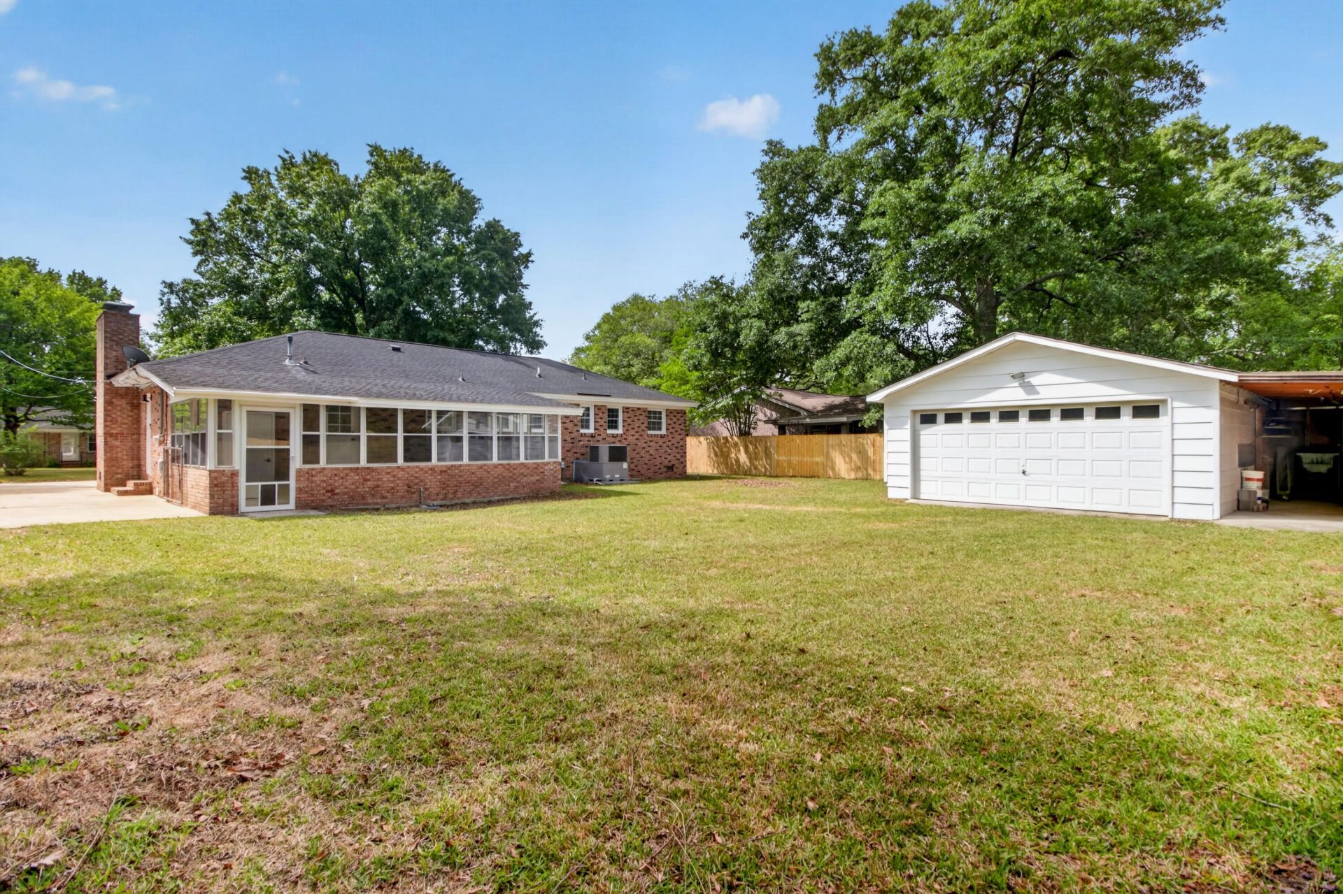 106 Benton Street Photo 44