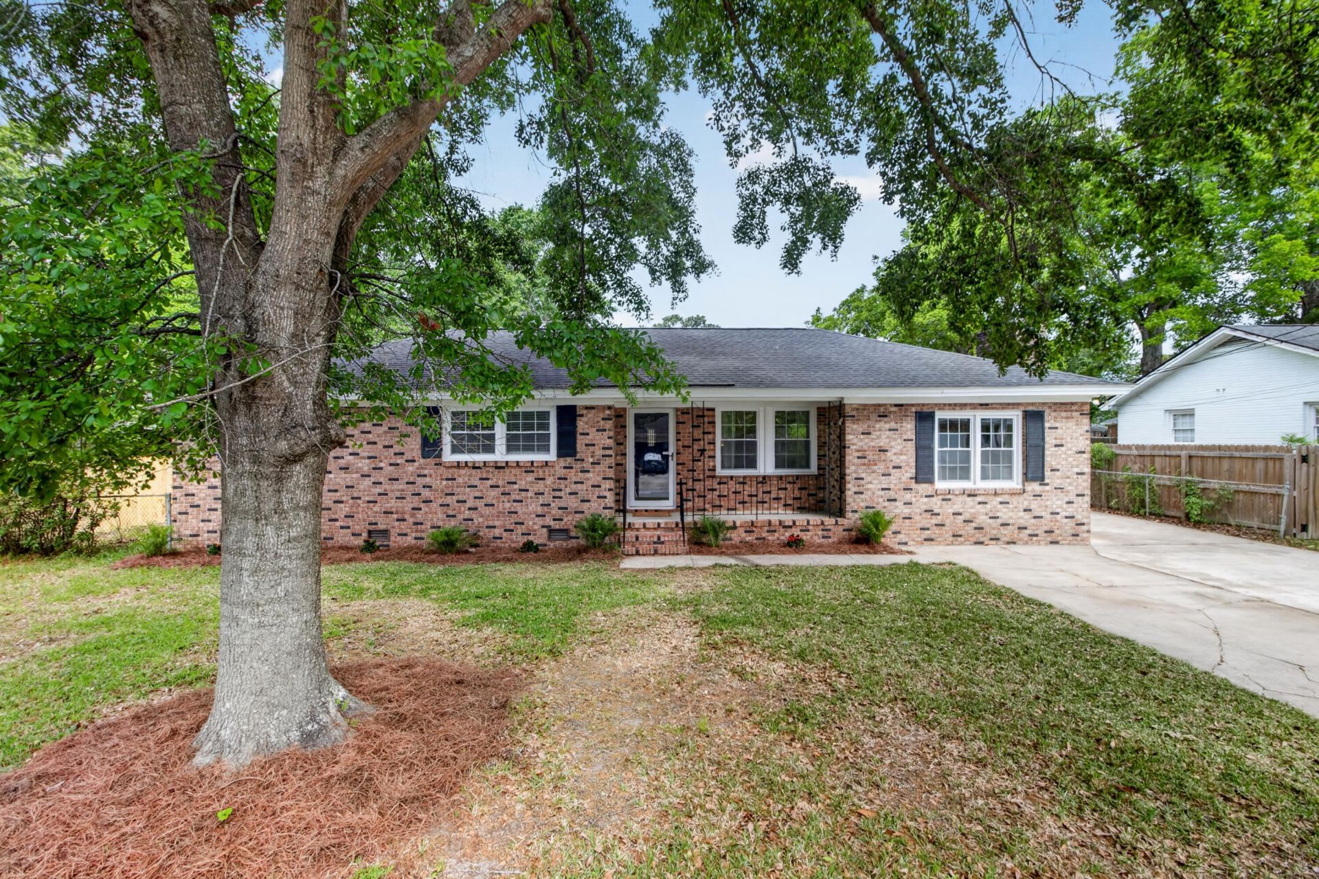 106 Benton Street Photo 6