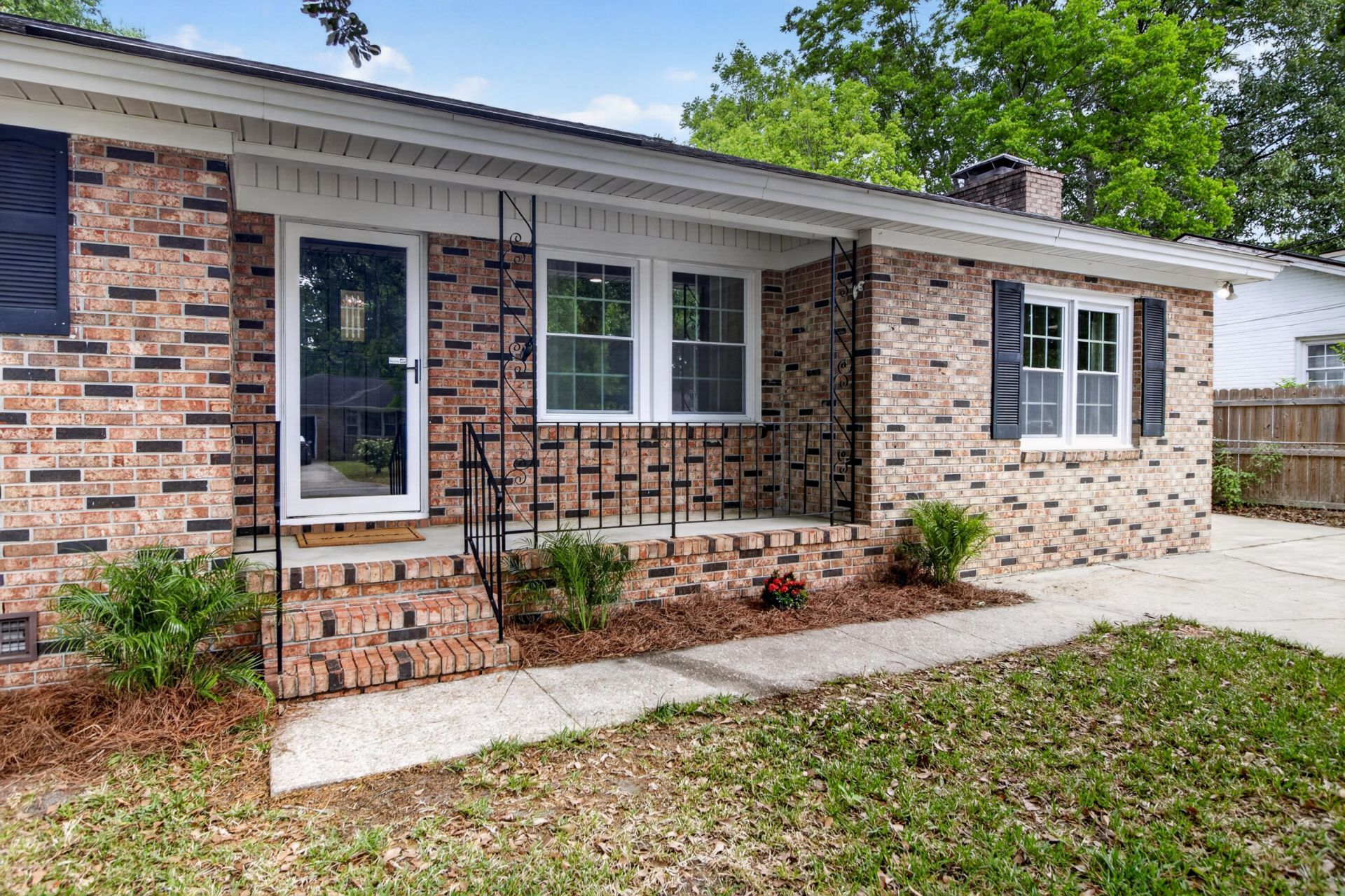 106 Benton Street Photo 8