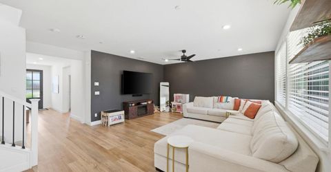 2301 Sierra Village Dr, Roseville, CA 95747 Photo