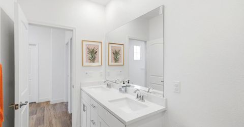 2301 Sierra Village Dr, Roseville, CA 95747 Photo