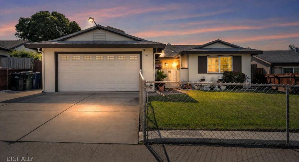 4262 Worthington Dr, North Highlands, CA 95660 Photo
