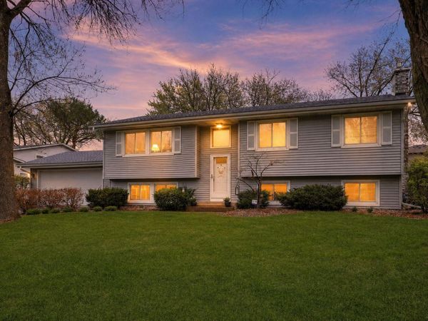 9893 Balmoral Lane, Eden Prairie, MN 55347