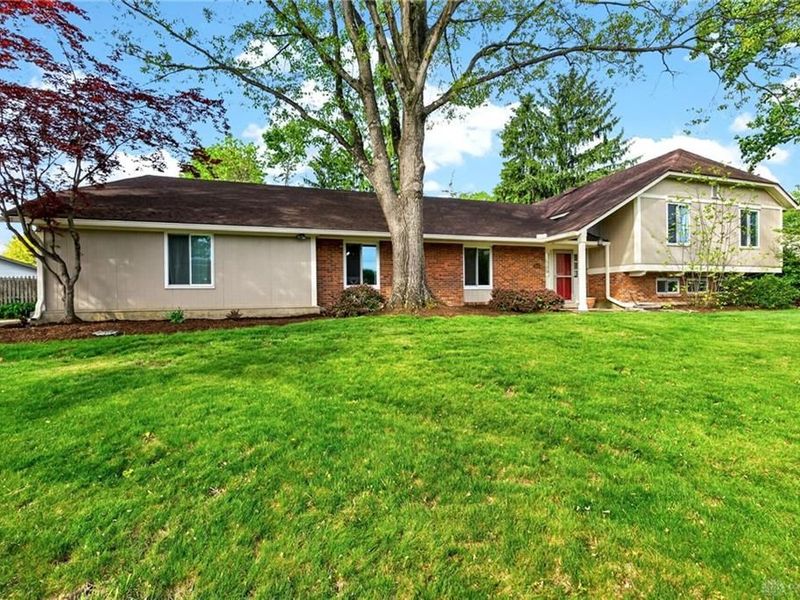 9019 Woodstream Lane, Centerville, OH 45458 Photo 2