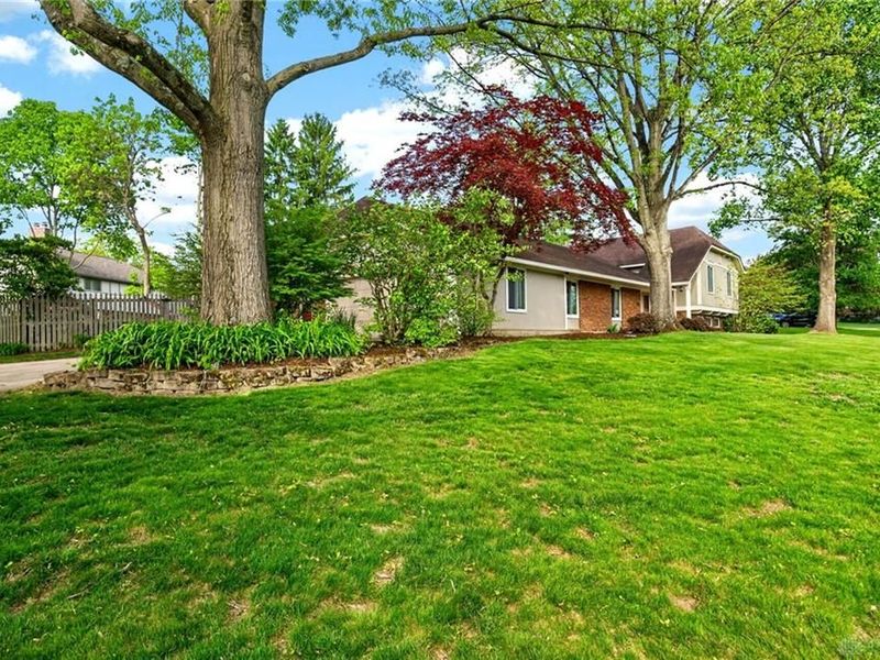9019 Woodstream Lane, Centerville, OH 45458 Photo 4