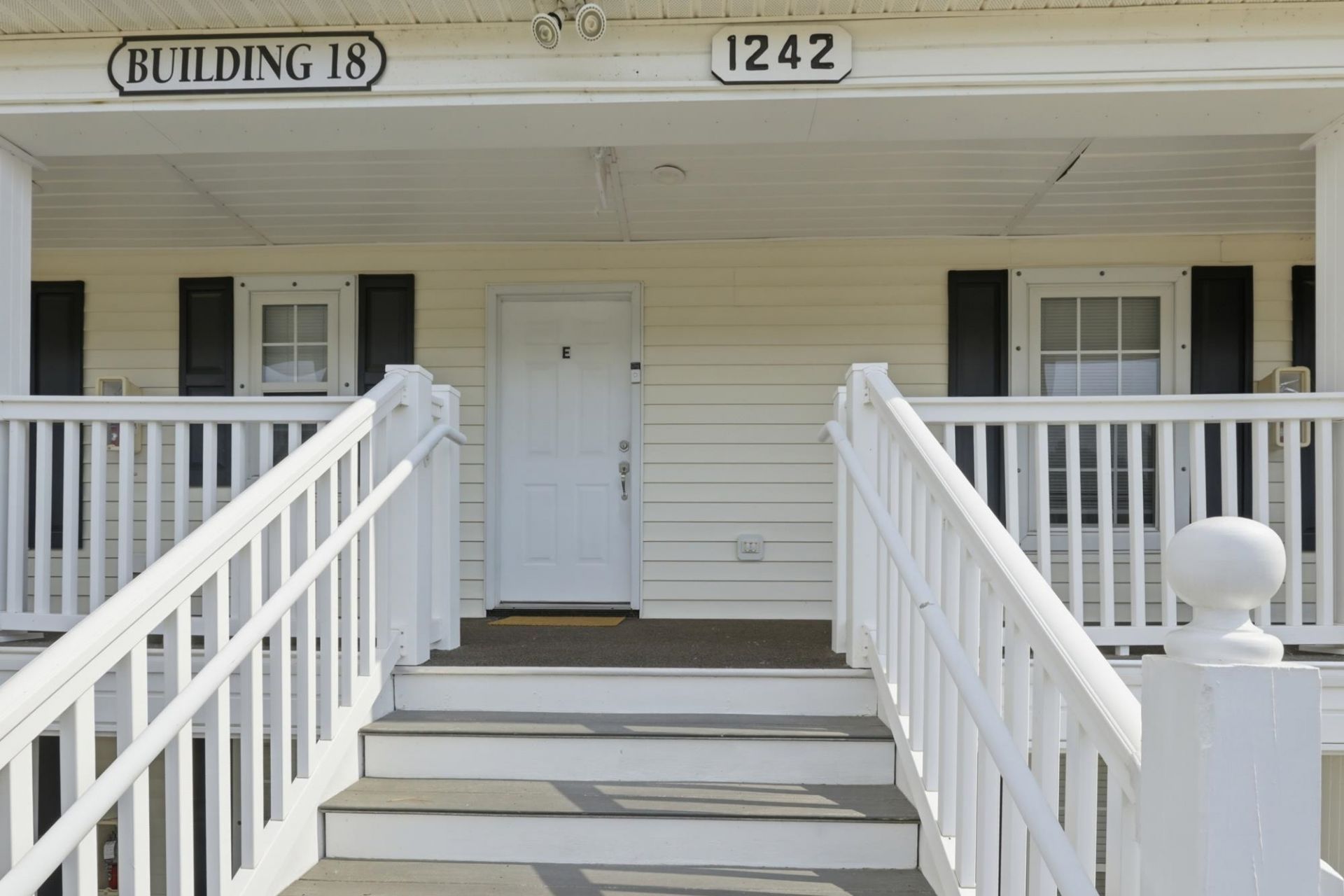 1242 River Oaks Dr. Photo 4