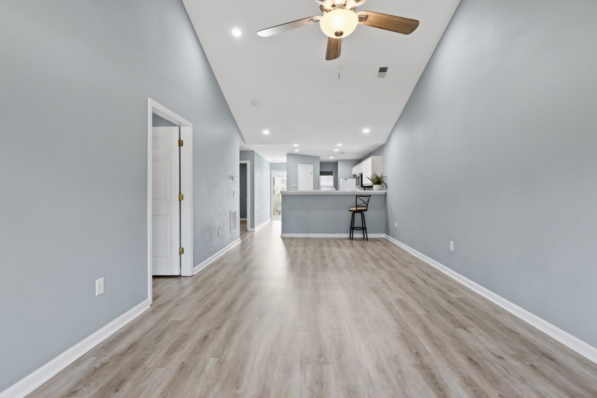 1242 River Oaks Dr. Photo 7