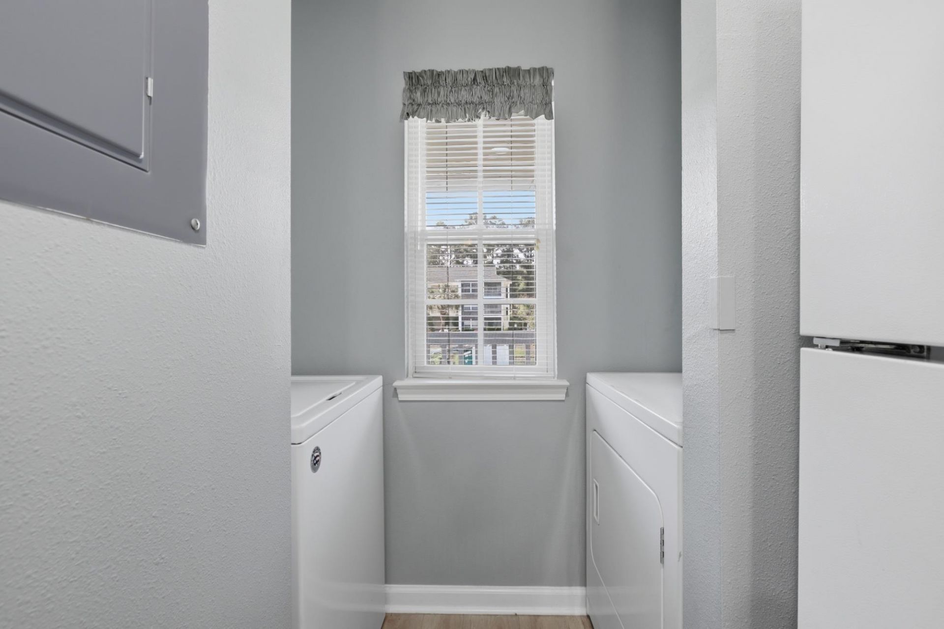 1242 River Oaks Dr. Photo 9