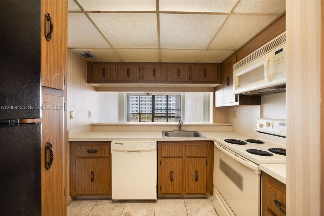 600 NE 36th St, Unit 1109, Miami, FL 33137 Photo