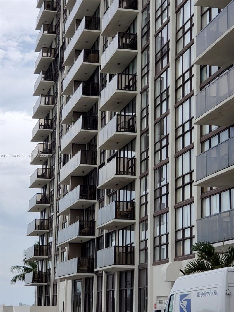 600 NE 36th St, Unit 1109, Miami, FL 33137 Photo