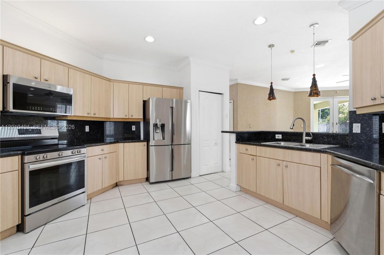 15203 SW 142nd Ave, Miami, FL 33177 Photo