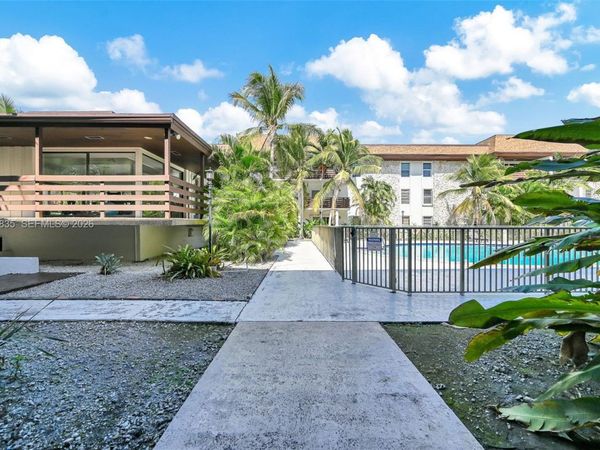 7483 SW 82nd St , Unit A101, Miami, FL 33143