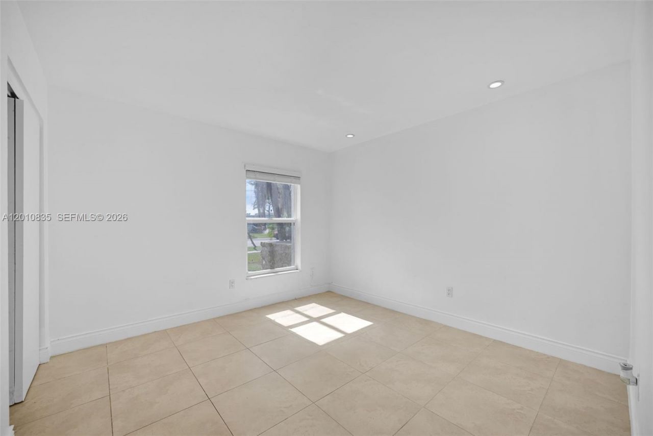 7483 SW 82nd St , Unit A101, Miami, FL 33143 Photo