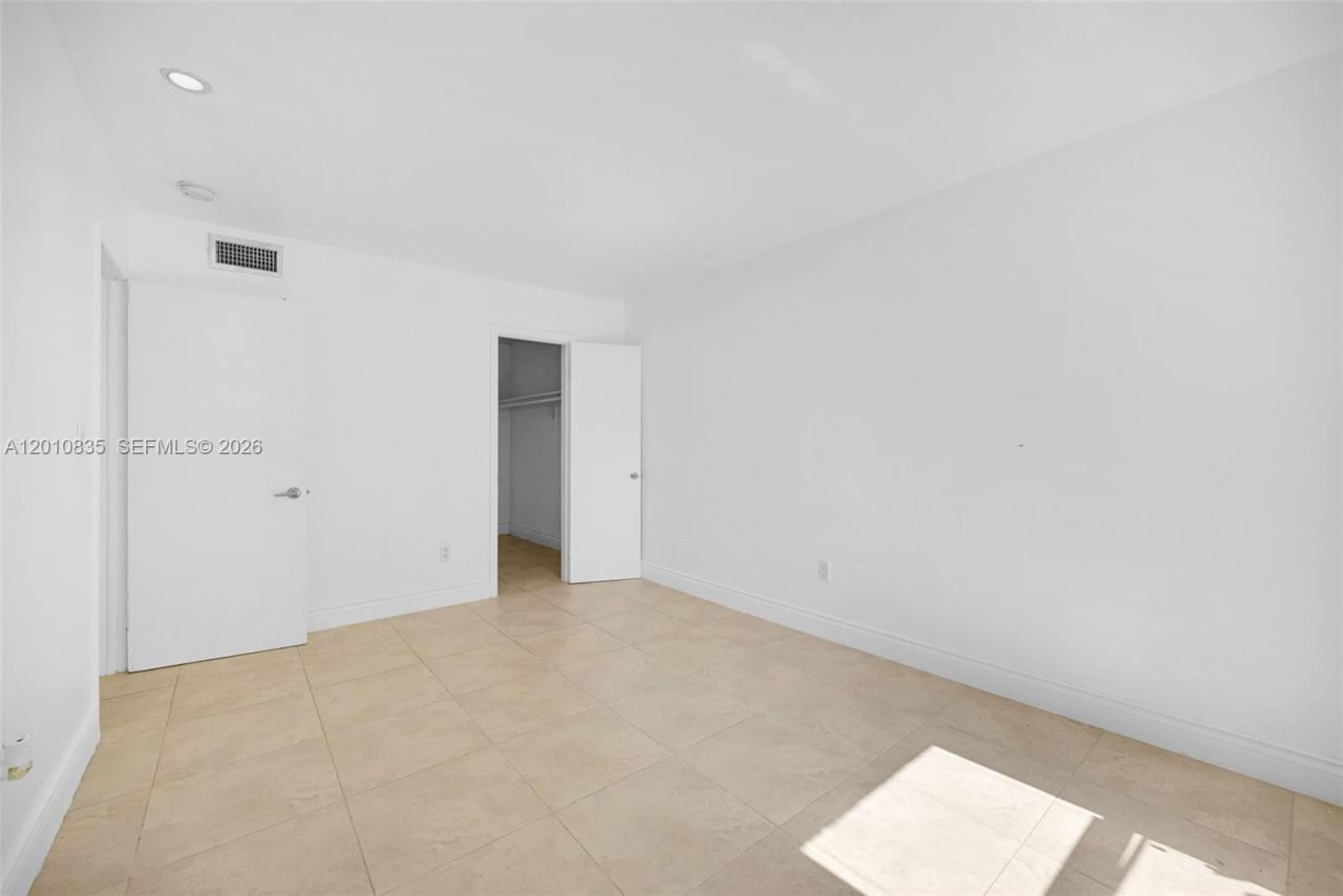 7483 SW 82nd St , Unit A101, Miami, FL 33143 Photo