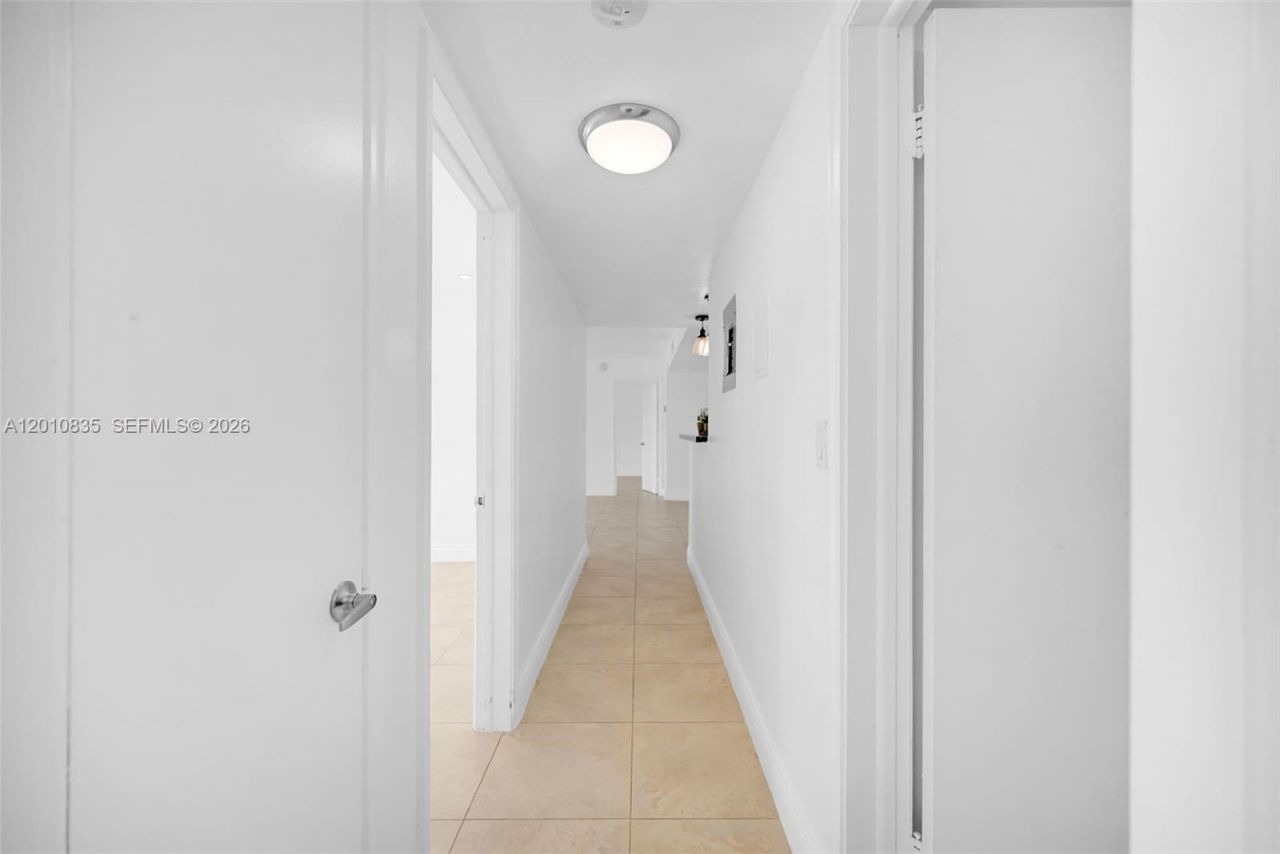 7483 SW 82nd St , Unit A101, Miami, FL 33143 Photo