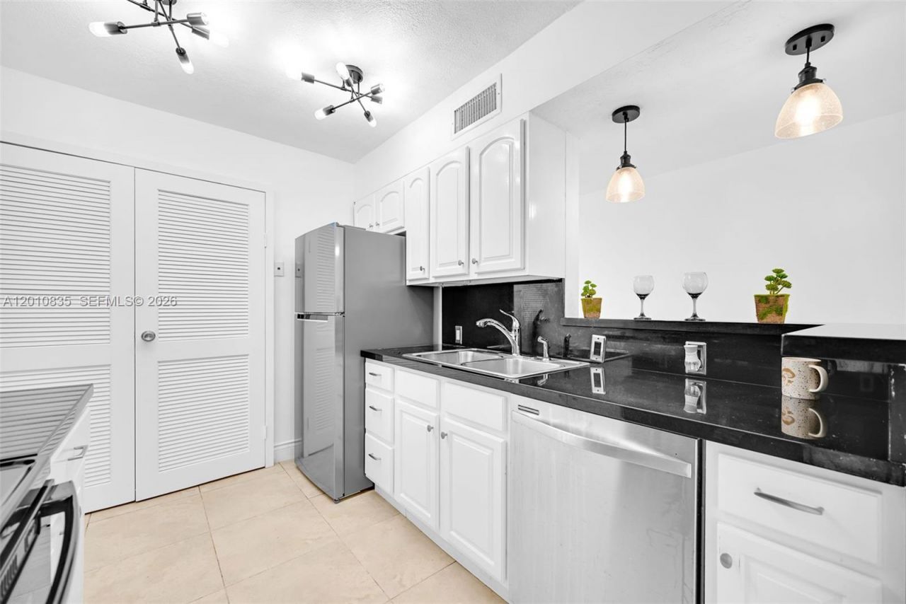 7483 SW 82nd St , Unit A101, Miami, FL 33143 Photo