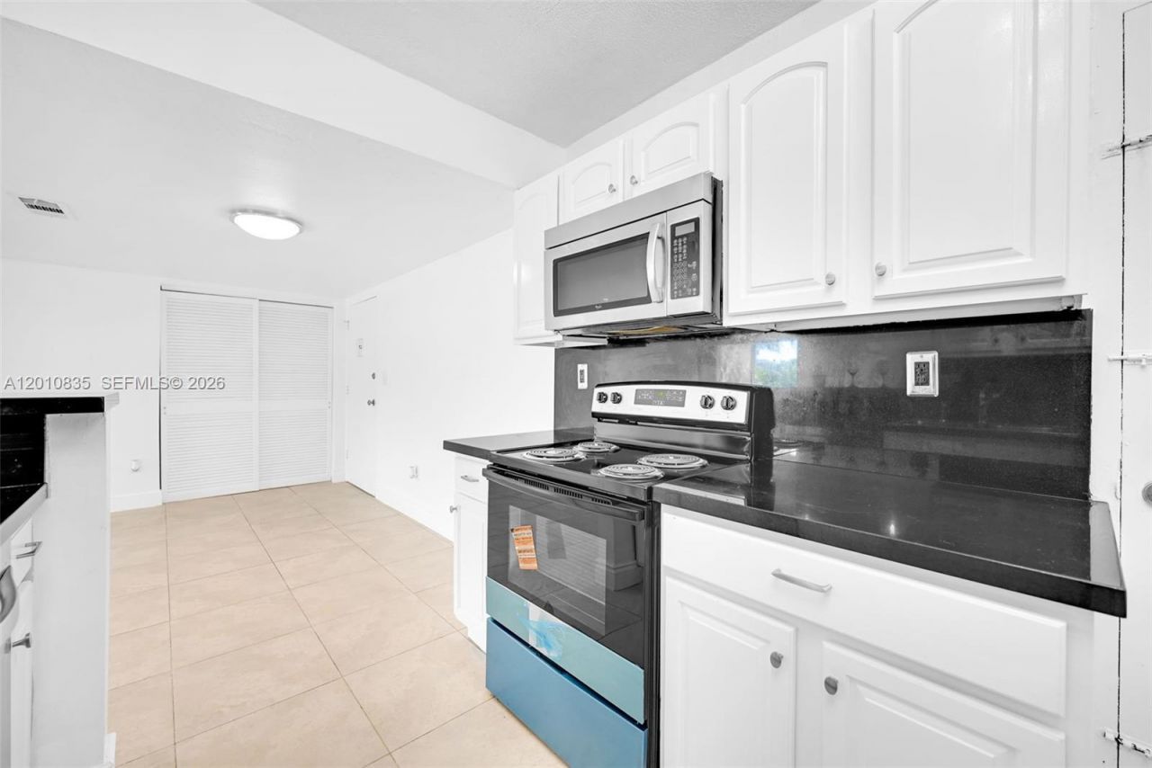 7483 SW 82nd St , Unit A101, Miami, FL 33143 Photo