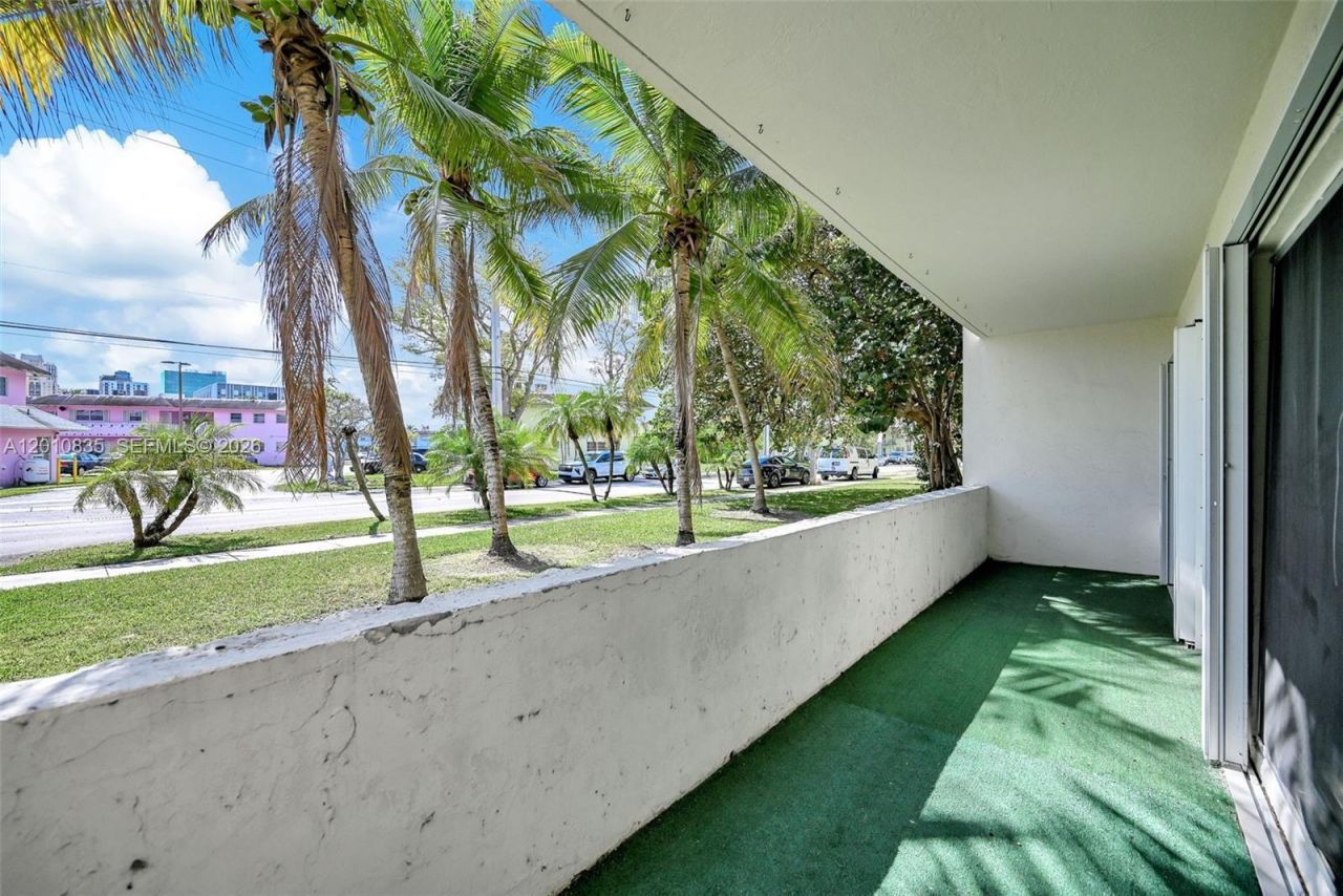 7483 SW 82nd St , Unit A101, Miami, FL 33143 Photo