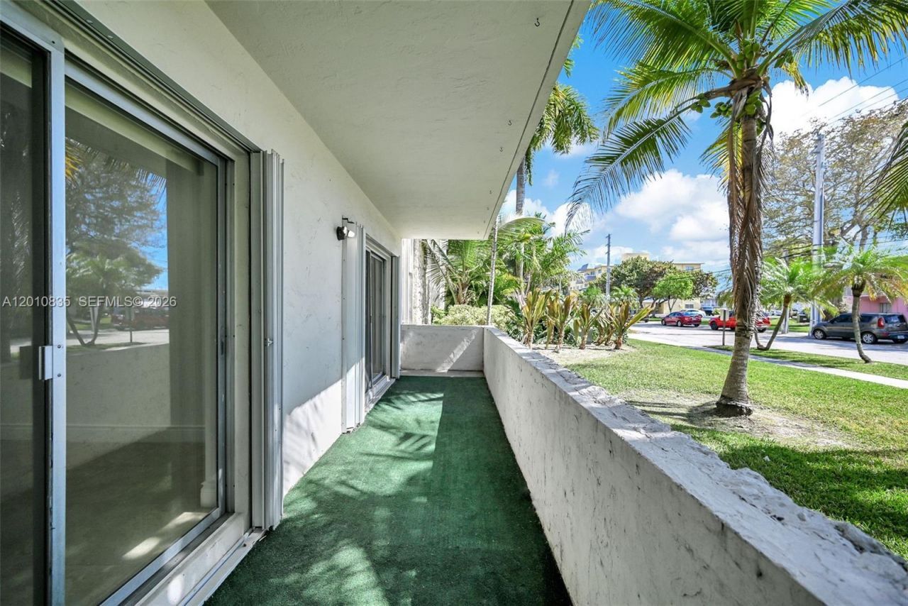 7483 SW 82nd St , Unit A101, Miami, FL 33143 Photo