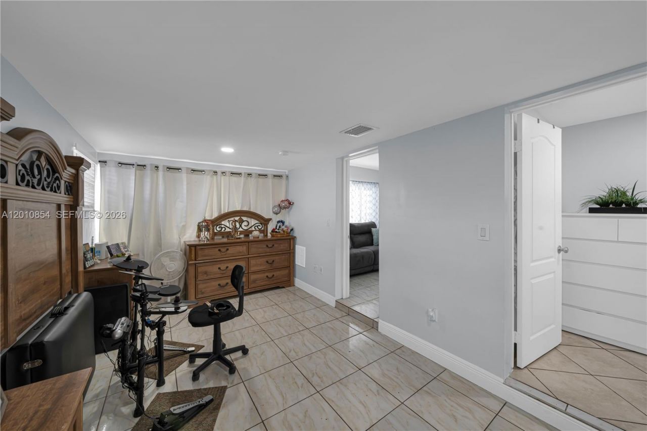 11021 SW 4th St , Sweetwater, FL 33174 Photo
