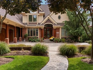 433 John R, Milford Vlg, MI 48381