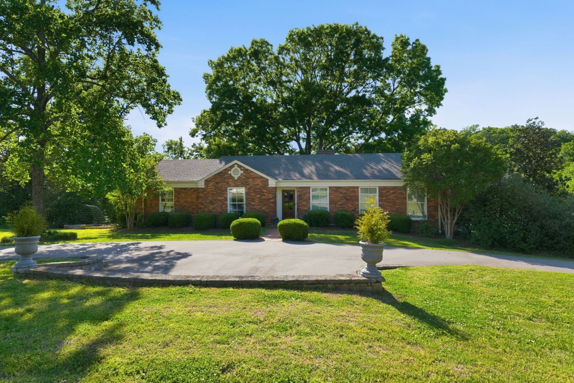 4511 Everett Dr, Nashville, TN 37215 Main Photo