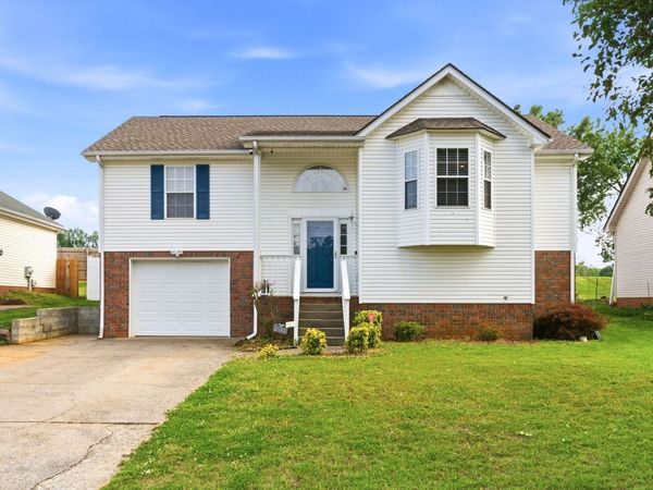 1002 Heather Dr, Goodlettsville, TN 37072