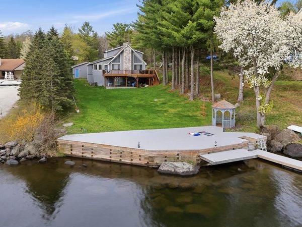506 Lakeview Drive W, Lake Ariel, PA 18436