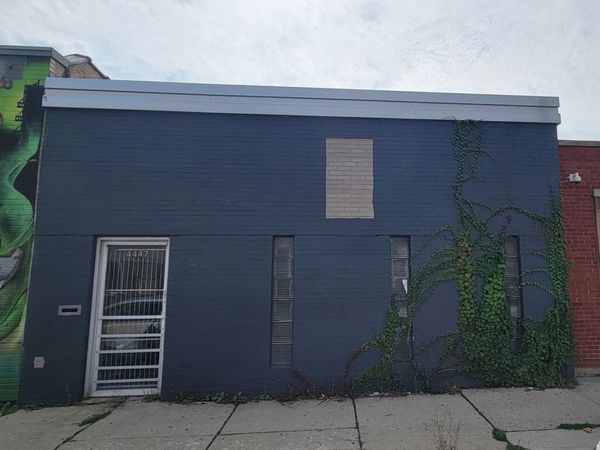 4447 W Belmont Avenue , Chicago, IL 60641