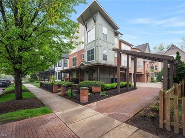 3897 Clinton Avenue, Cleveland, OH 44113