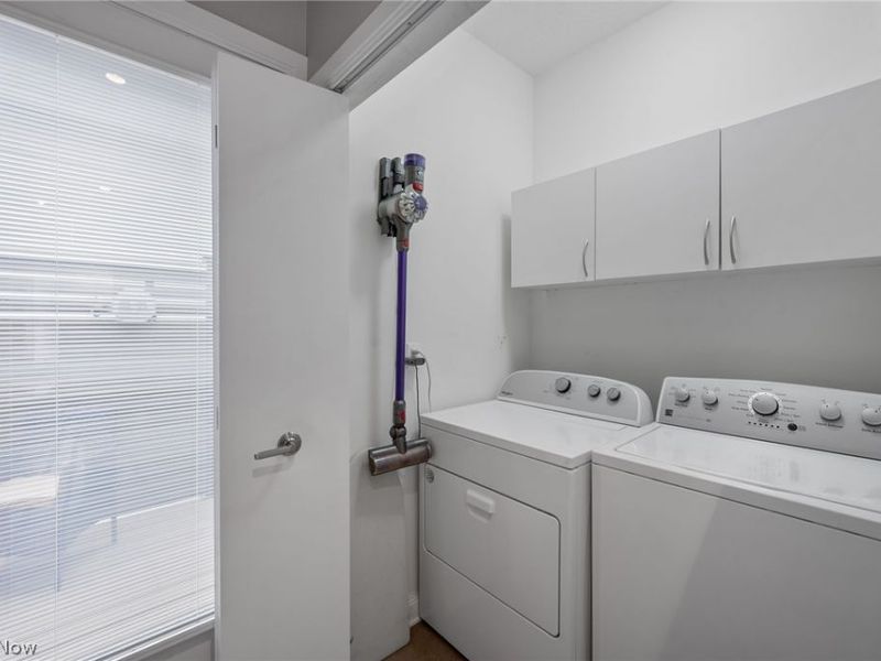 3897 Clinton Avenue, Cleveland, OH 44113 Photo 24