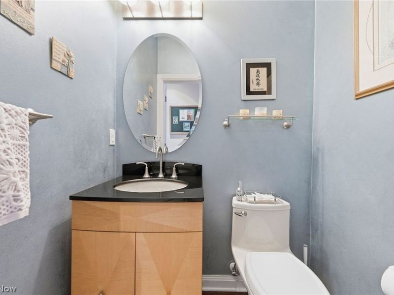 3897 Clinton Avenue, Cleveland, OH 44113 Photo 25