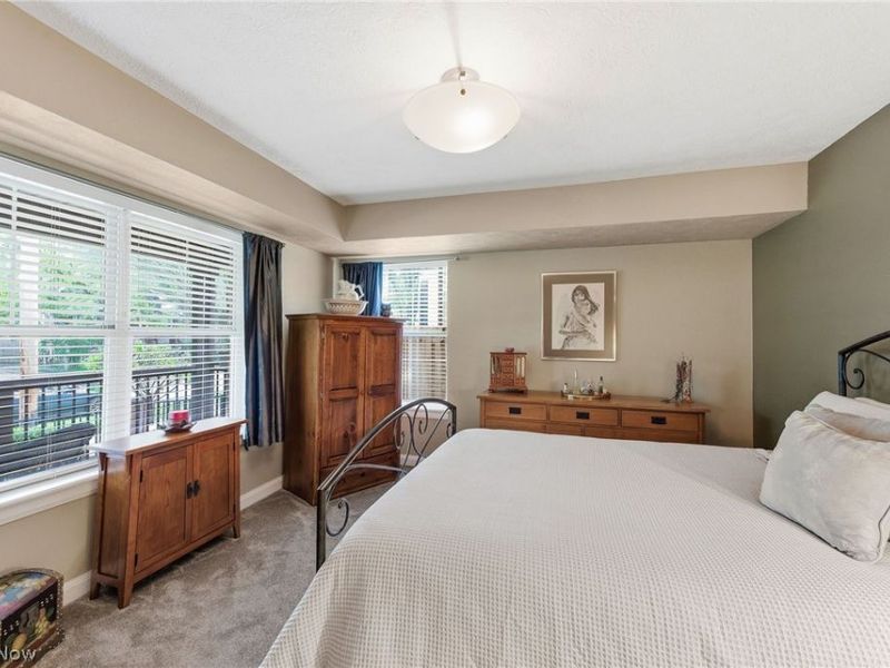 3897 Clinton Avenue, Cleveland, OH 44113 Photo 26