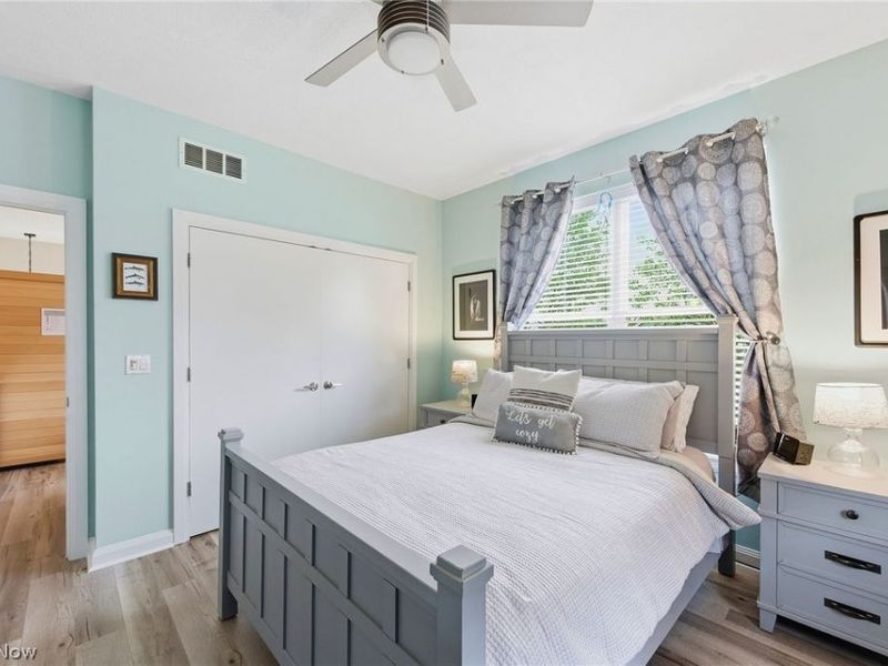 3897 Clinton Avenue, Cleveland, OH 44113 Photo 35