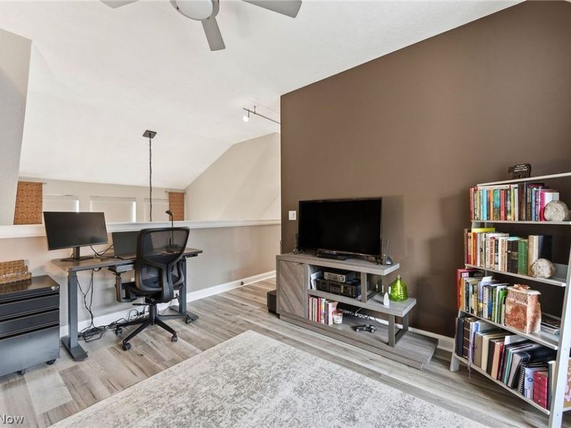 3897 Clinton Avenue, Cleveland, OH 44113 Photo 39