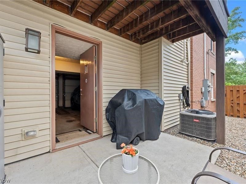3897 Clinton Avenue, Cleveland, OH 44113 Photo 48