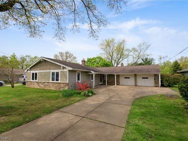30200 Crestview Drive, Bay Village, OH 44140